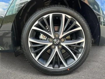 Car image 28