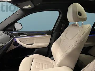 Car image 32
