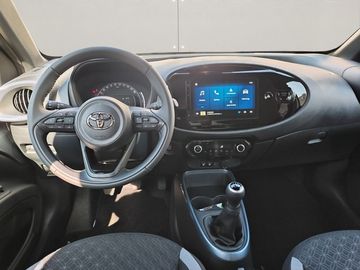 Car image 12