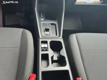 Car image 32