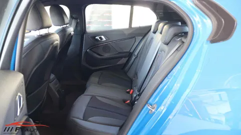 Car image 30
