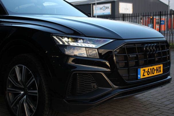 Audi Q8 55 TFSIe quattro 280 kW image number 7