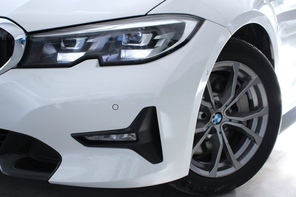 BMW 330d Sport Line 195 kW image number 29