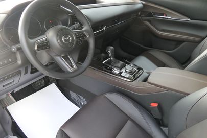 Car image 19