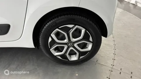 Car image 20