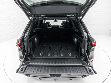 Car image 43