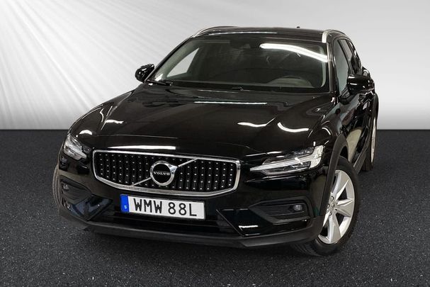 Volvo V60 Cross Country D4 AWD 141 kW image number 1