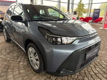 Car image 2