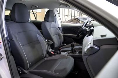 Car image 33