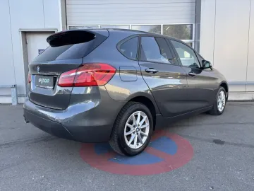 Car image 28