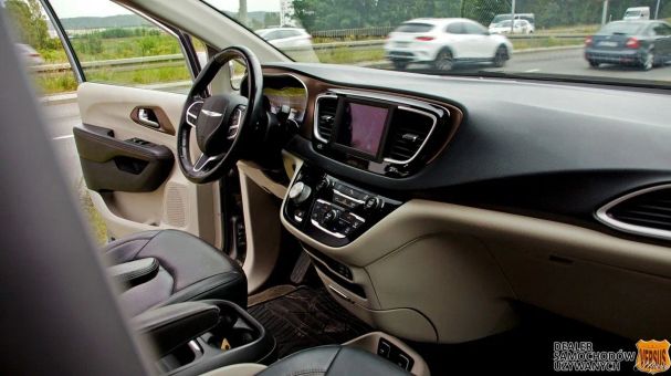 Chrysler Pacifica 210 kW image number 13