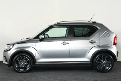 Car image 24