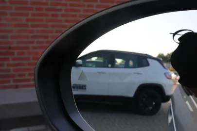 Car image 36