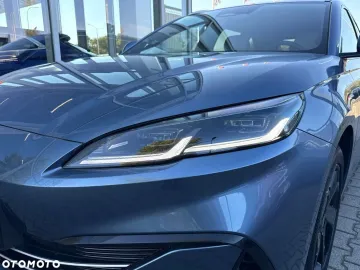 Car image 40