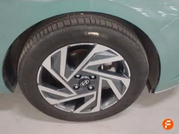 Car image 31
