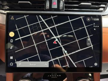 Car image 28
