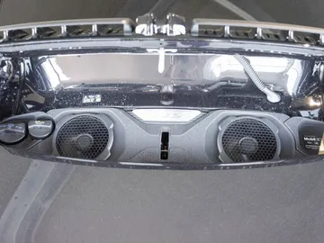Car image 36