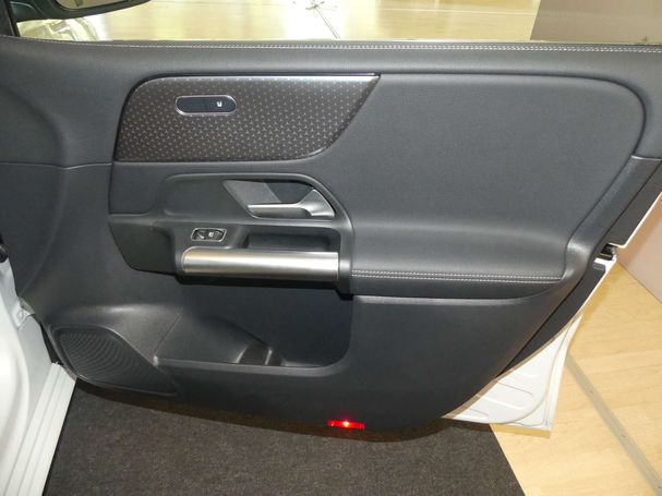 Mercedes-Benz B 180 100 kW image number 24