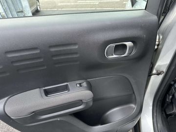 Car image 37