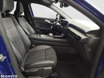 Car image 40