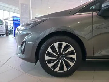 Car image 20