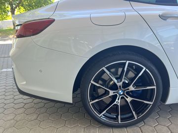 Car image 40