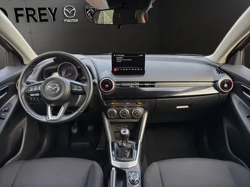 Car image 19