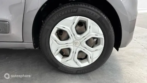 Car image 20