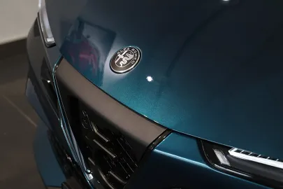 Car image 32
