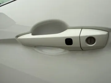 Car image 38