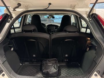 Car image 31