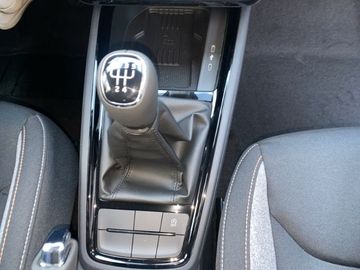 Car image 30