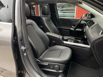 Car image 42