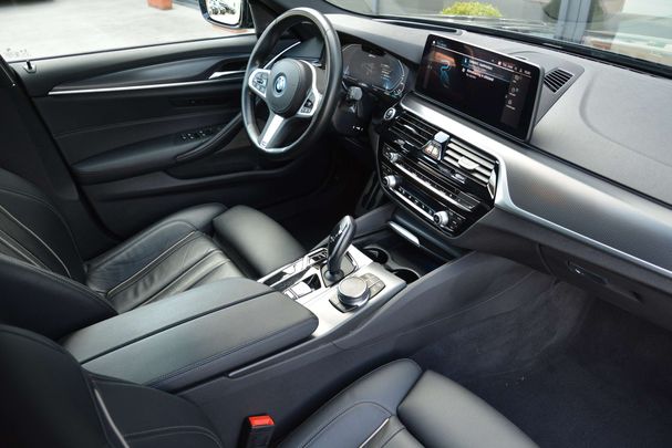 BMW 530i Touring xDrive 185 kW image number 28