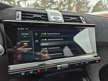 Car image 28