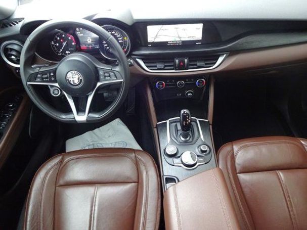 Alfa Romeo Stelvio 2.2 Diesel AT8 Q4 Super 154 kW image number 3