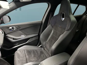 Car image 36