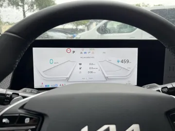 Car image 32