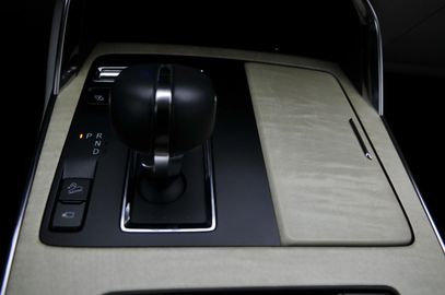 Car image 40