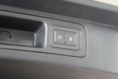 Car image 45