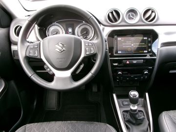 Car image 10