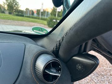 Car image 28