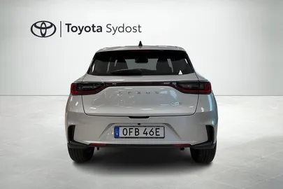 Car image 4