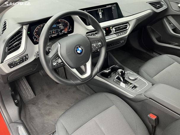 BMW 118i 103 kW image number 4