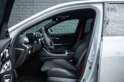 Car image 30