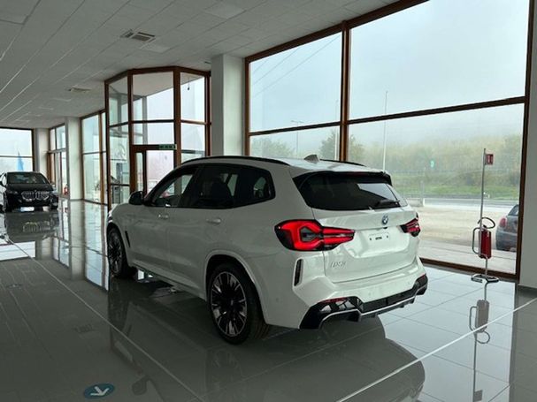 BMW iX3 M Sport Impressive 210 kW image number 4