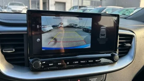 Car image 23