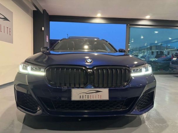 BMW 540d Touring M Sport Edition xDrive 250 kW image number 3