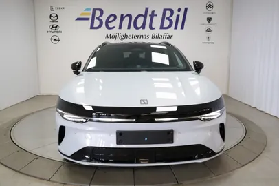 Car image 3