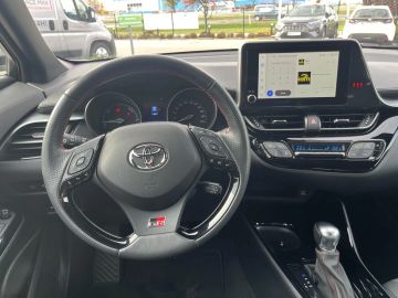 Car image 12